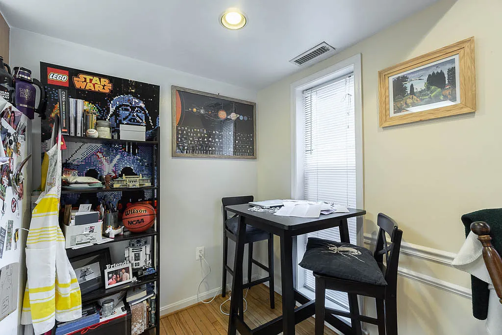 One Month Free Rent — Photo 3