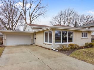 1008 N Sycamore Ln, Mount Prospect, IL