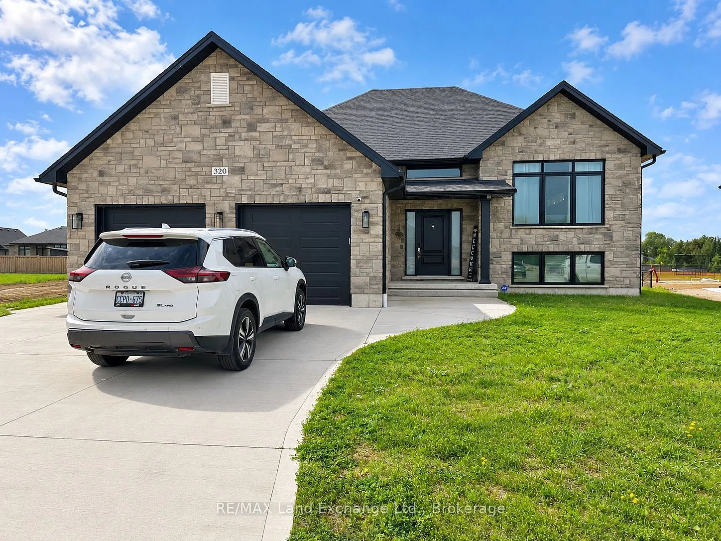 5 bed, $3,850 — Photo 1