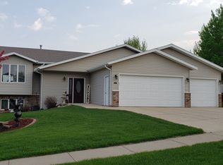 923 Chambly Ave, Bismarck, ND 58503