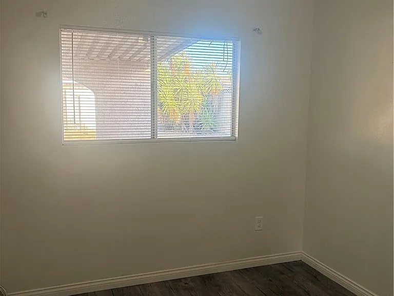 8636 Tamarind Ave — Photo 5
