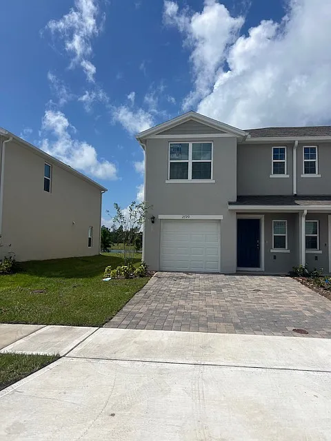 3 bed, 1463 sqft, $2,100 — Photo 1