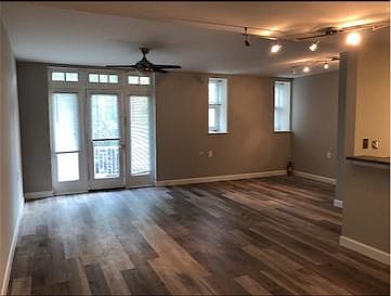 4th image of 5319 Pershing Ave