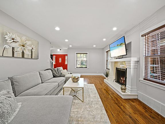 3rd image of 8432 Karlov Ave