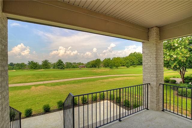 2nd image of 1120 Fairvue Village Ln