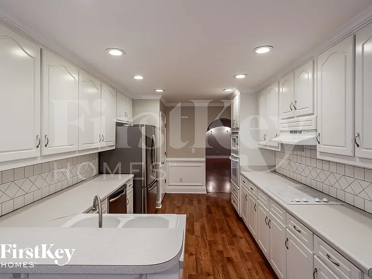 7024 Memory Ln — Photo 5