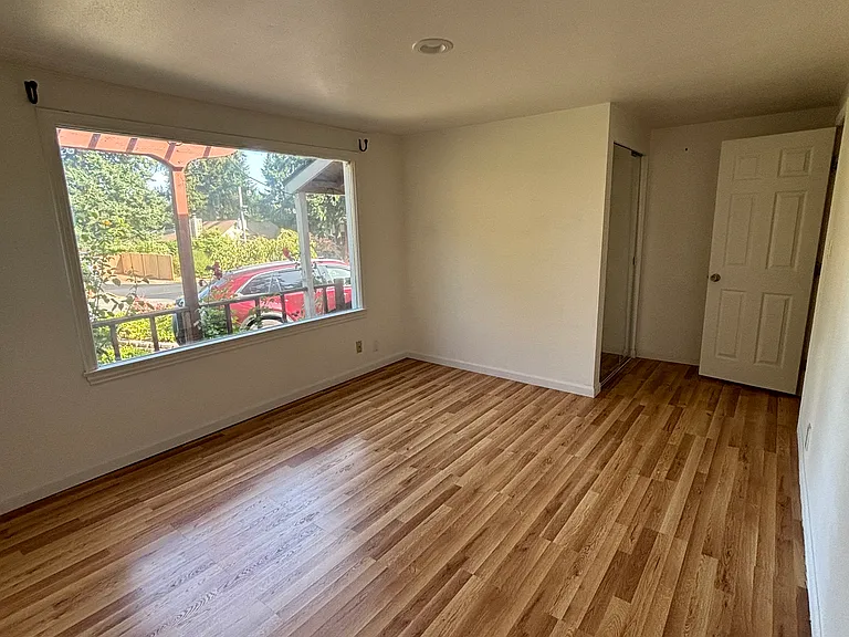 11545 Roosevelt Way NE — Photo 13