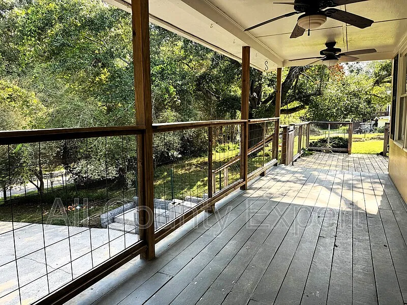 3 bed, 2.0 bath, 2433 sqft, $2,150 — Photo 4