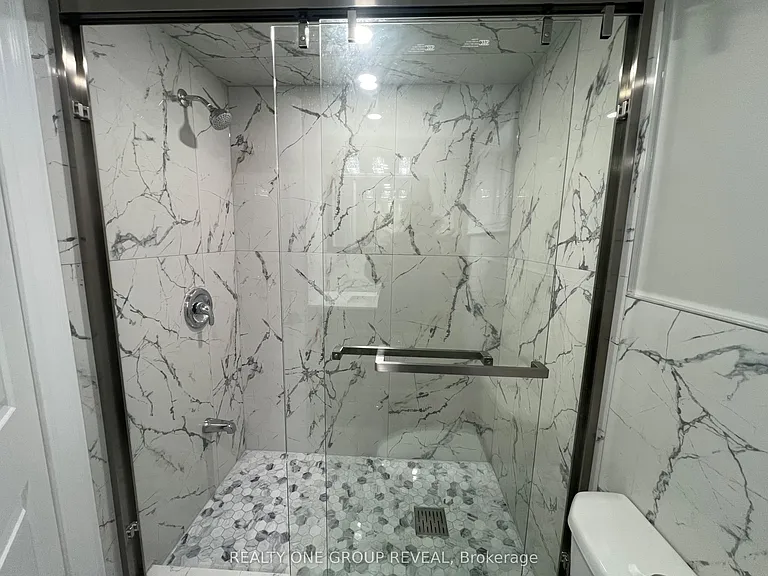 75 Regatta Cres #BASEMENT — Photo 2