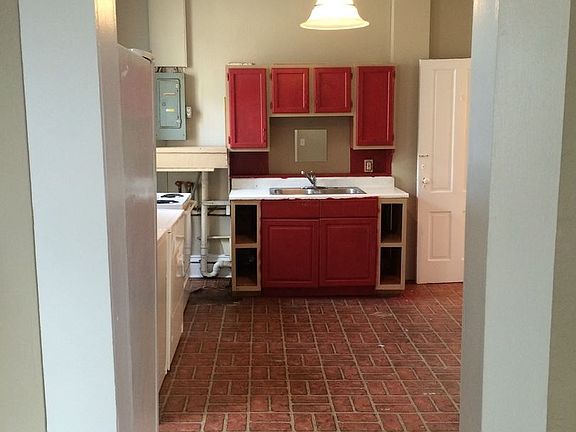 3rd image of 328 E 8th St APT A