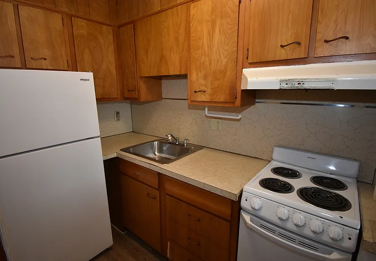 23 Alexander Dr #22 — Photo 3