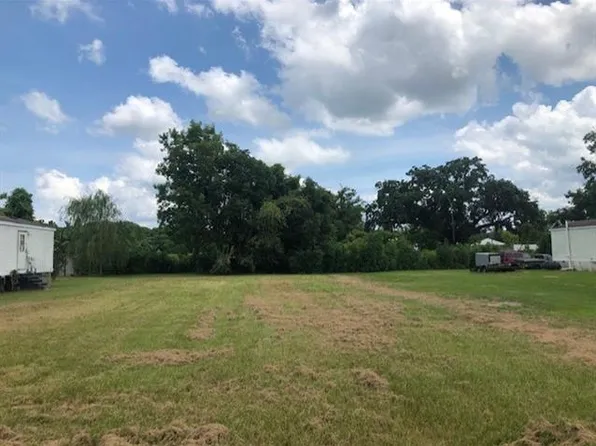 2213 General Pershing St, Violet, LA 70092