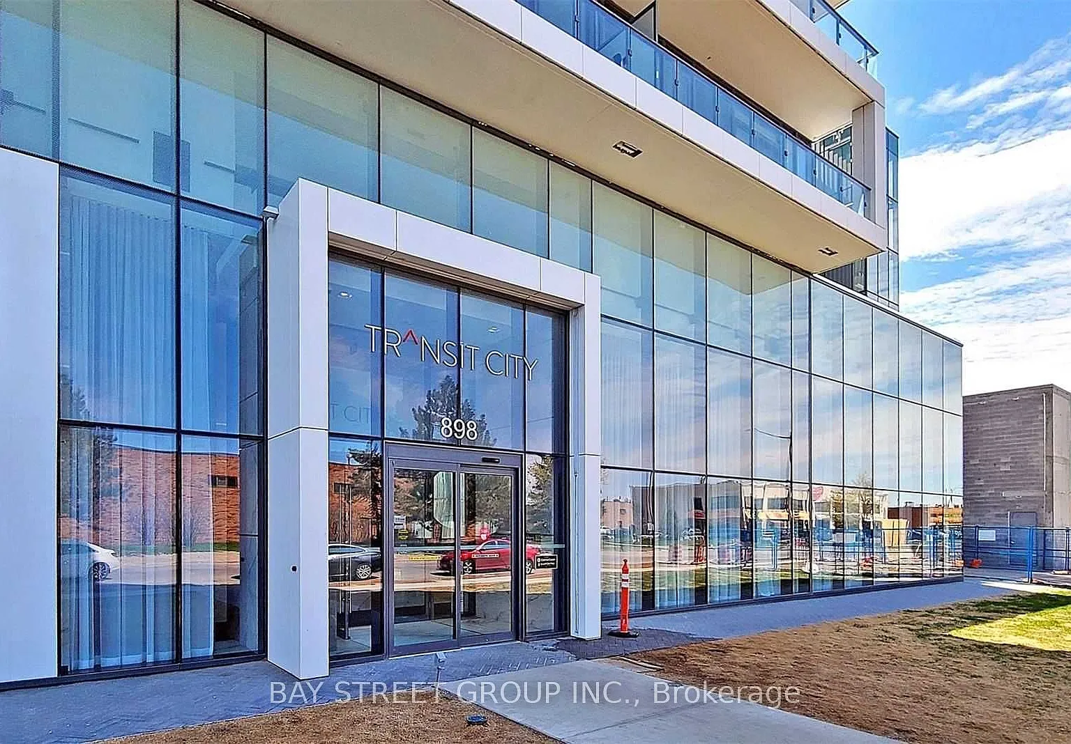 3 bed, $3,300 — Photo 1