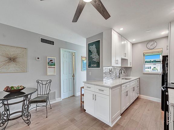 2nd image of 1119 Lake Terrace #117