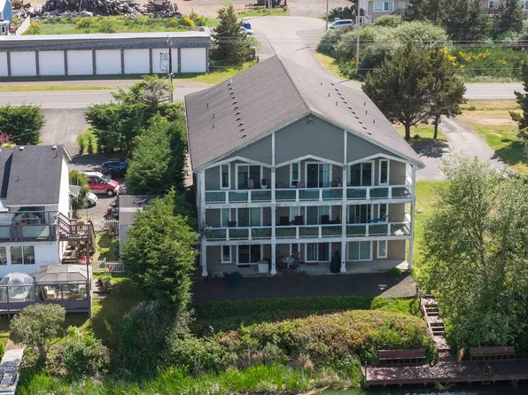 978 Pt Brown Ave SE, Ocean Shores, WA 98569