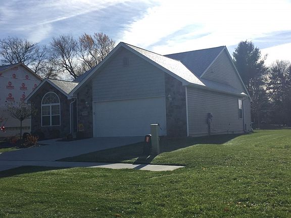 3rd image of 131 River Dale Dr