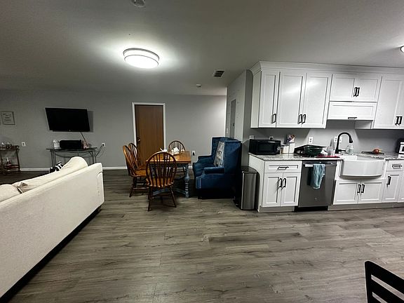 2nd image of 1892 Indianola Ave APT A