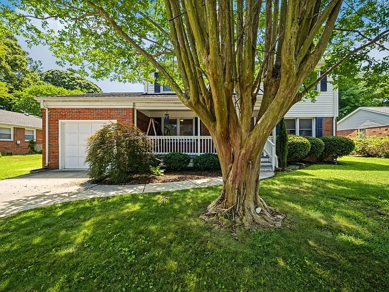 724 Yorkshire Dr — Photo 41