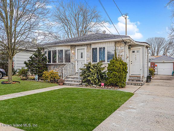2nd image of 227 Fairbanks Ave
