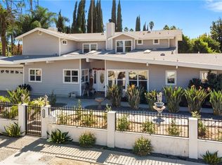 22450 Collins St, Woodland Hills, CA 91367