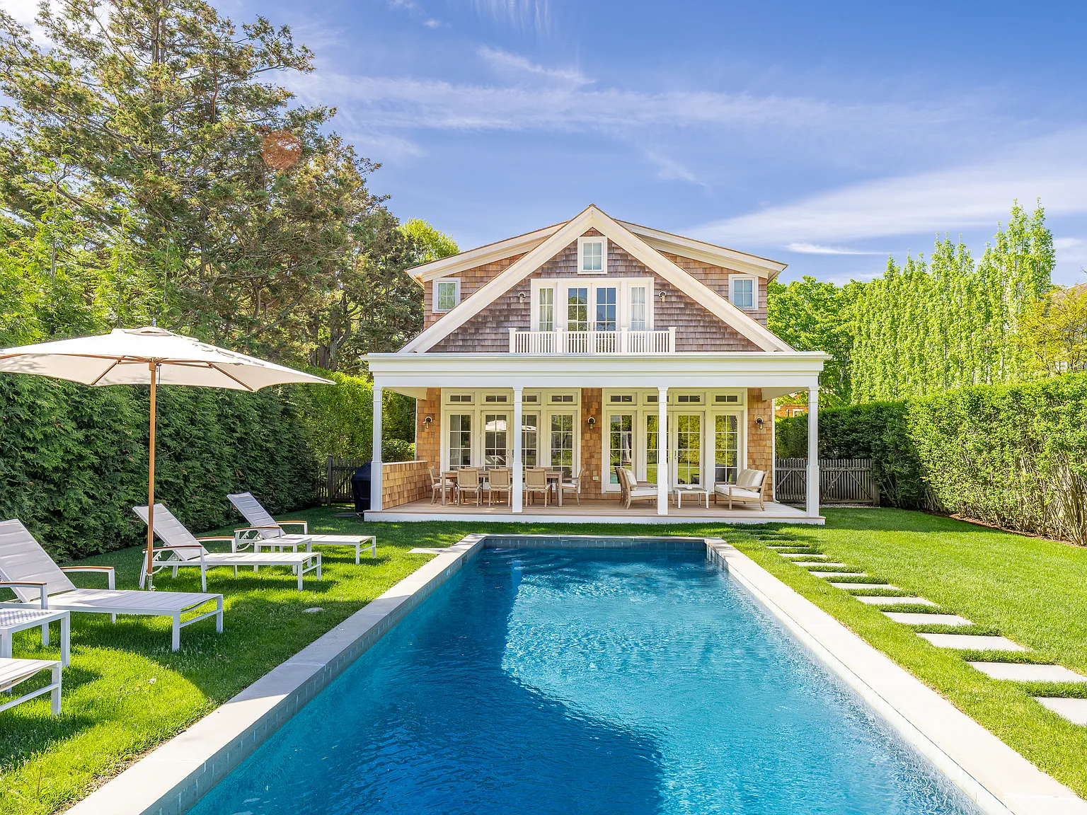 Classic Villlage Rental with Pool and Guest House — Photo 1