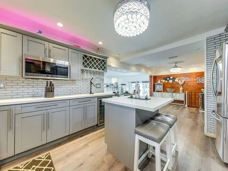 3609 SW 58th Ave — Photo 7