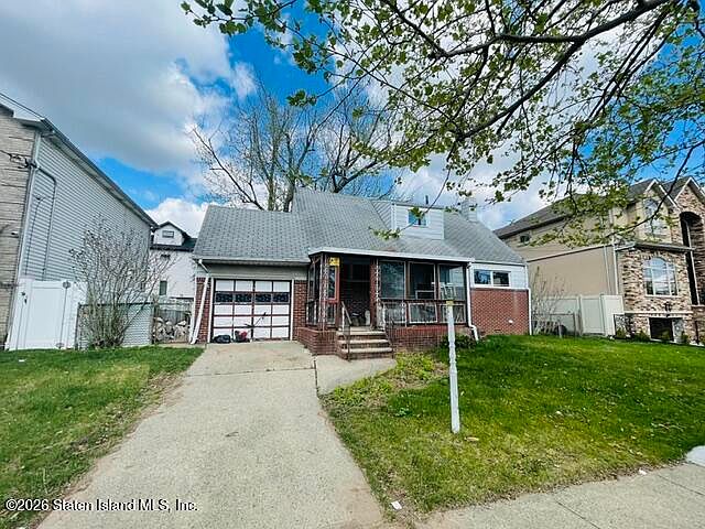 2nd image of 415 King St