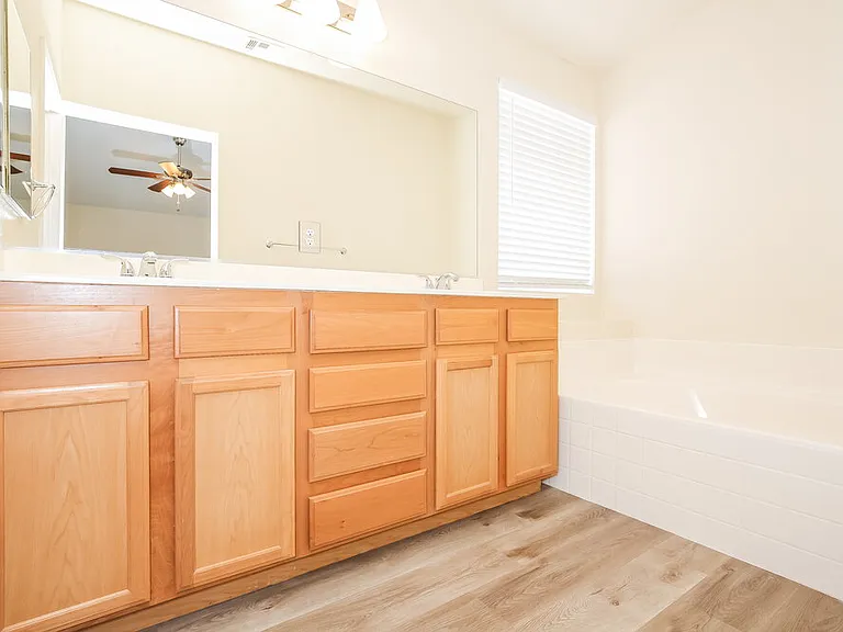 4137 Catalan Sails Ave — Photo 11