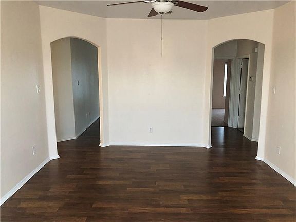 3rd image of 3620 Lake Hill Ln