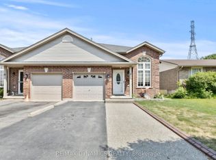 12 Vanier Dr, Welland, ON L3B 1A2