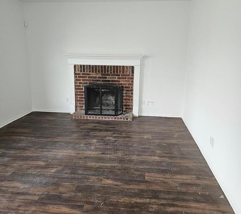 2nd image of 4427 Taylors Bend