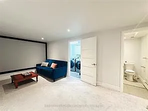 20 Porterfield Cres — Photo 12