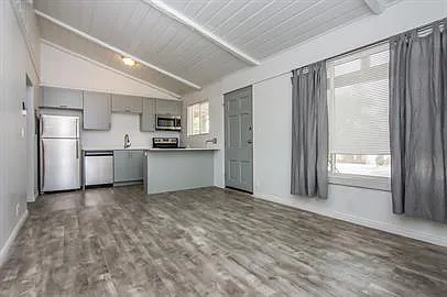 3300 S "10-Plex" - 2580 #2 — Photo 2