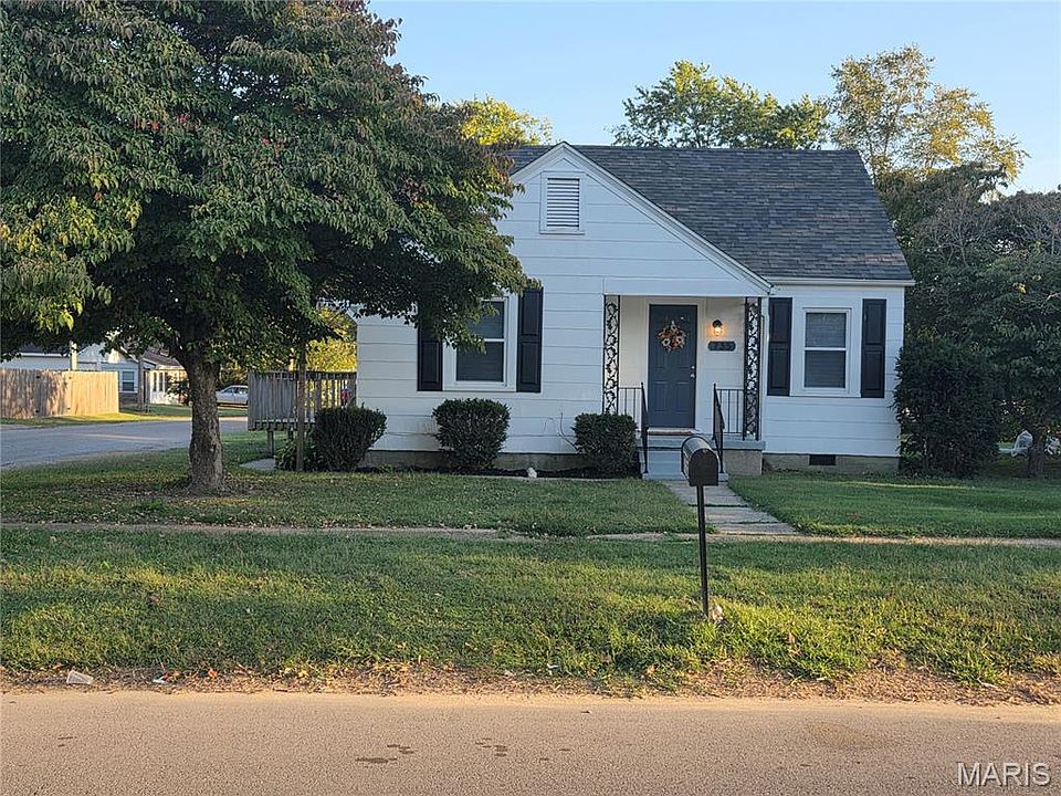 1st image of 735 Kathleen St