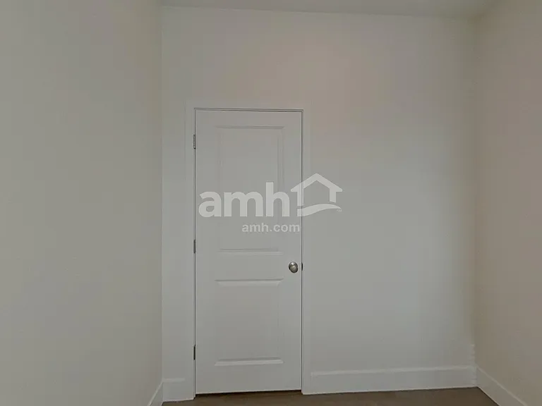 889 English Primrose St — Photo 14