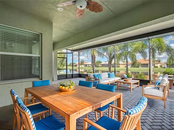 4948 Grand Banks Dr, Wimauma, FL 33598