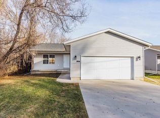 2164 Burton Ave, Waterloo, IA 50703