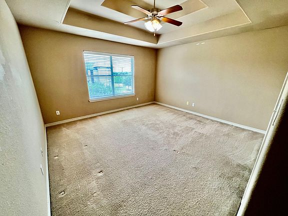 3rd image of 1032 Grace Ln