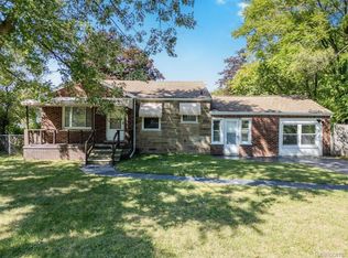 21423 Sunset Ave, Warren, MI 48091