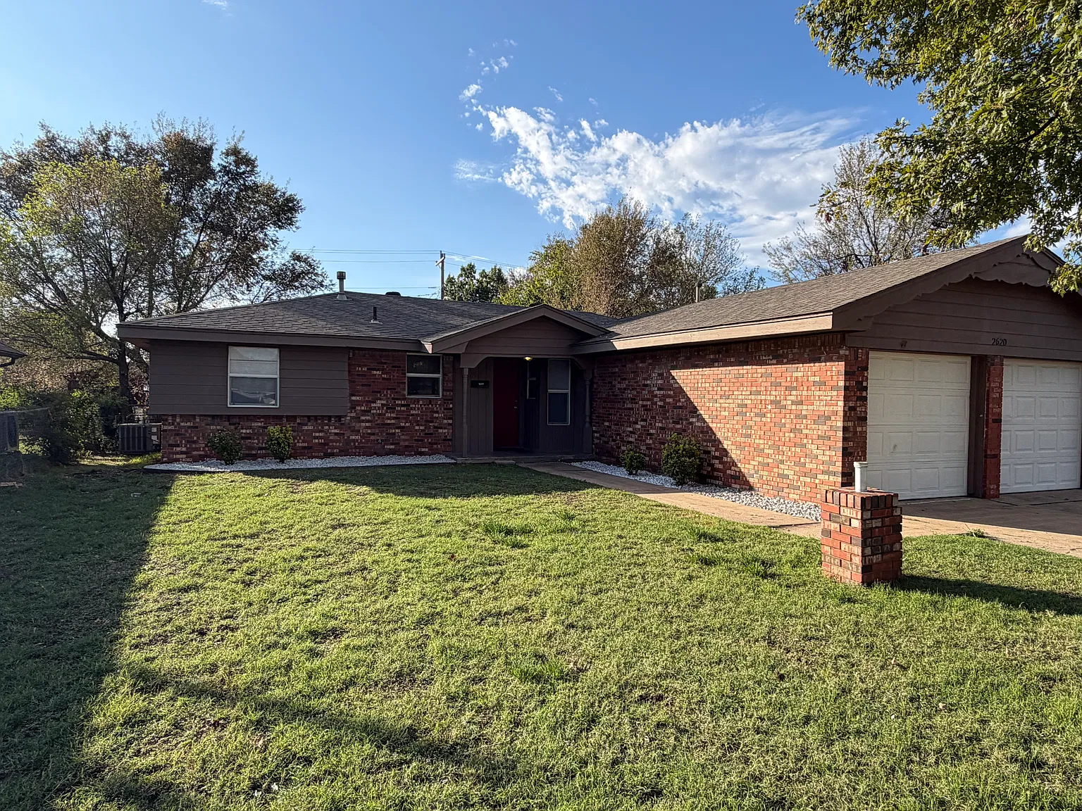 4 bed, 1.5 bath, 1480 sqft, $1,550 — Photo 3