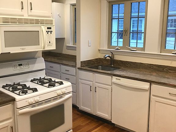 4th image of 27 Willoughby St #2