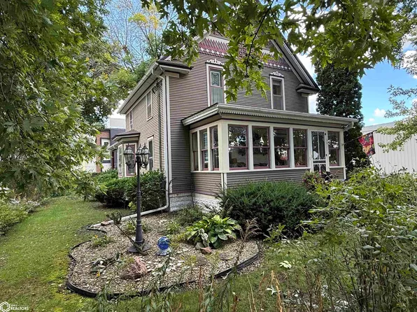 201 S 3rd St, Clear Lake, IA 50428