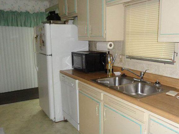 5th image of 6305 NW 29th Pl