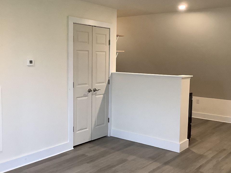 living area/kitchen divider