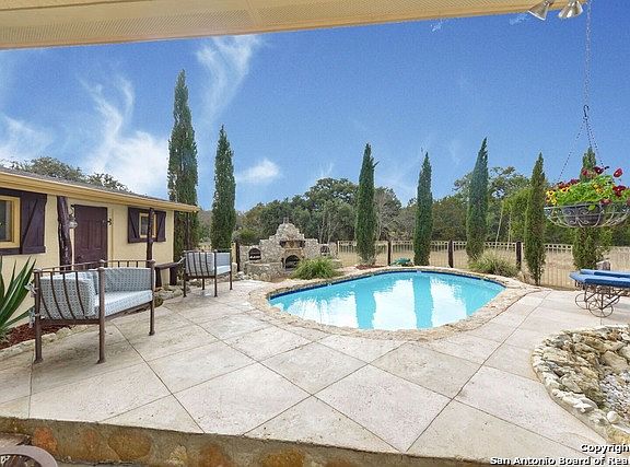 5th image of 26041 White Eagle Dr
