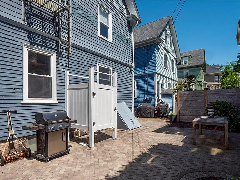 27 Mann Ave — Photo 40
