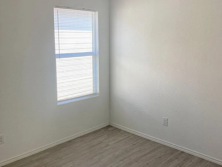 2906 Millikan Dr — Photo 6