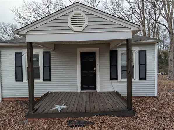 1910 Old Farmer Rd, Asheboro, NC 27205