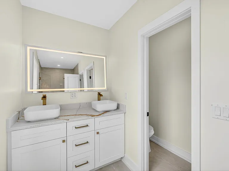 507 SW 11th St — Photo 32