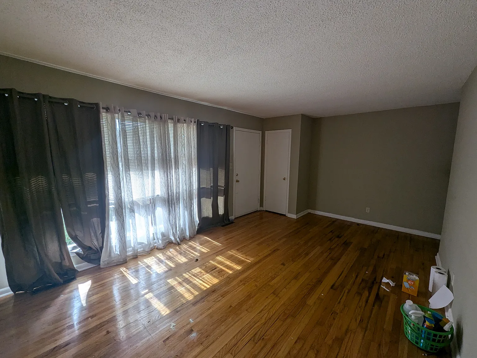 2 bed, 800 sqft, $1,400 — Photo 3